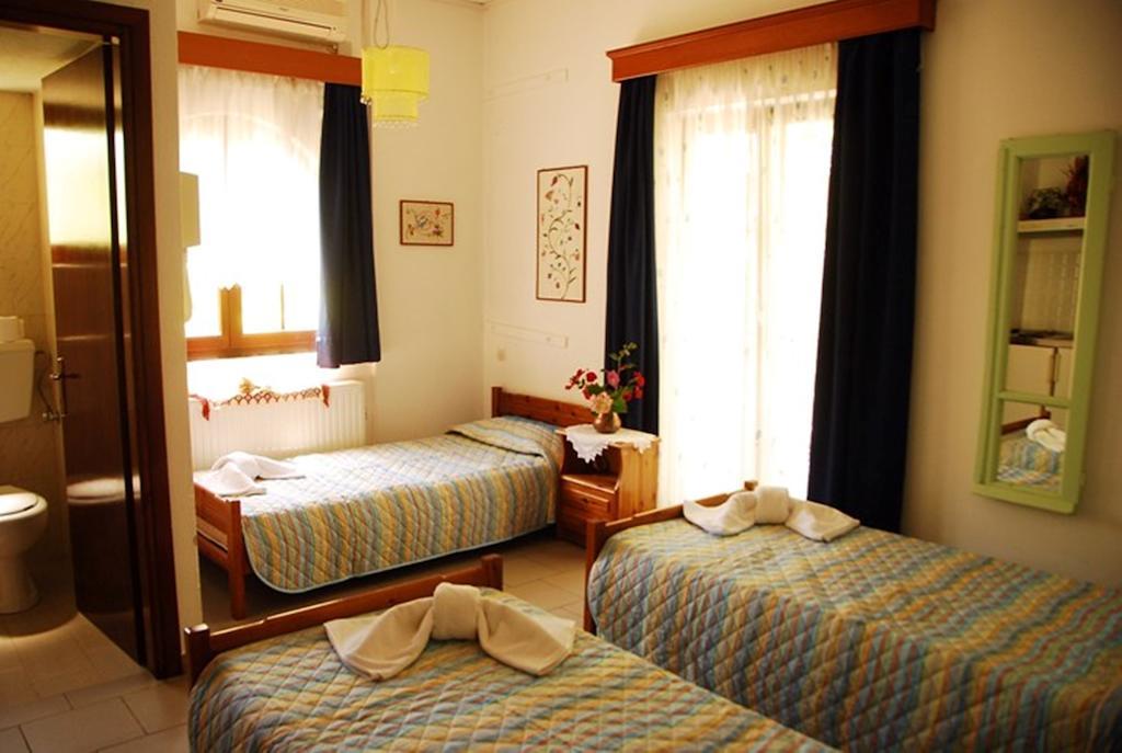 Atzanou Rooms Kamariotissa 部屋 写真