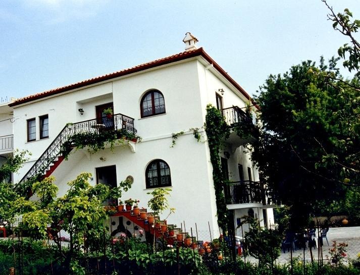 Atzanou Rooms Kamariotissa エクステリア 写真